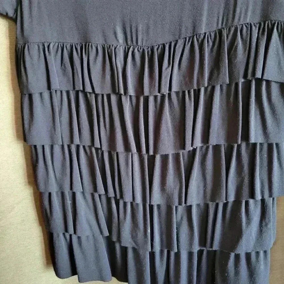 Womans Joe Black Top with Ruffles Pretty Cap Sleeves medium - Picture 5 of 8